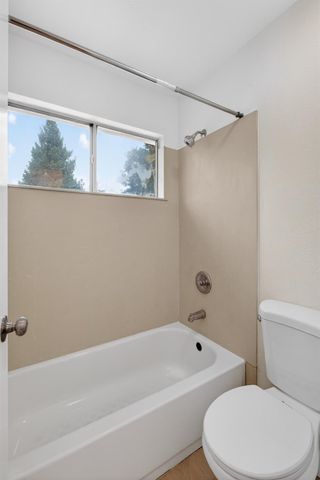 5546 Rightwood Way, Sacramento, CA 95823