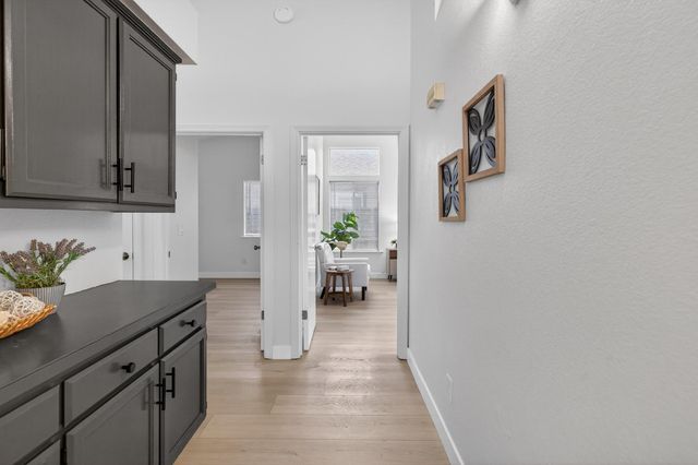 5546 Rightwood Way, Sacramento, CA 95823