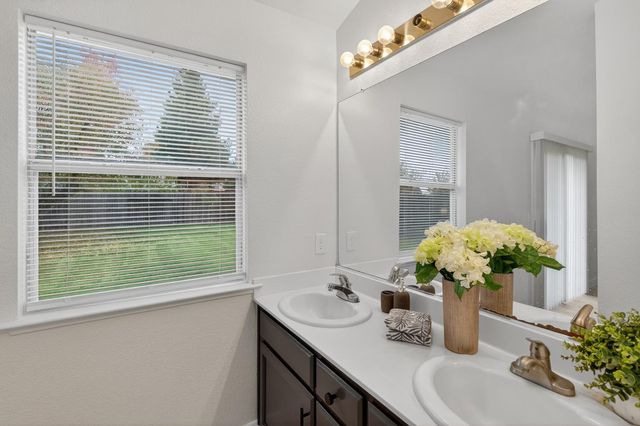 5546 Rightwood Way, Sacramento, CA 95823