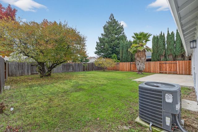 5546 Rightwood Way, Sacramento, CA 95823