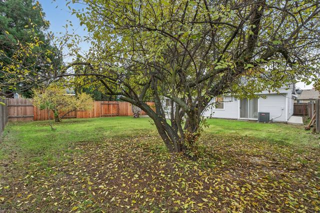 5546 Rightwood Way, Sacramento, CA 95823