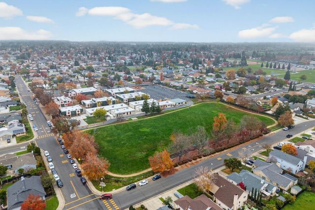 5546 Rightwood Way, Sacramento, CA 95823