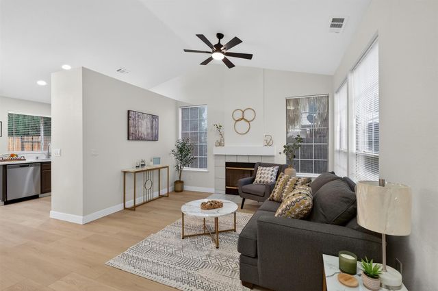 5546 Rightwood Way, Sacramento, CA 95823