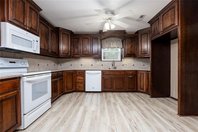1629 NE 97th Street, Kansas City, MO 64155