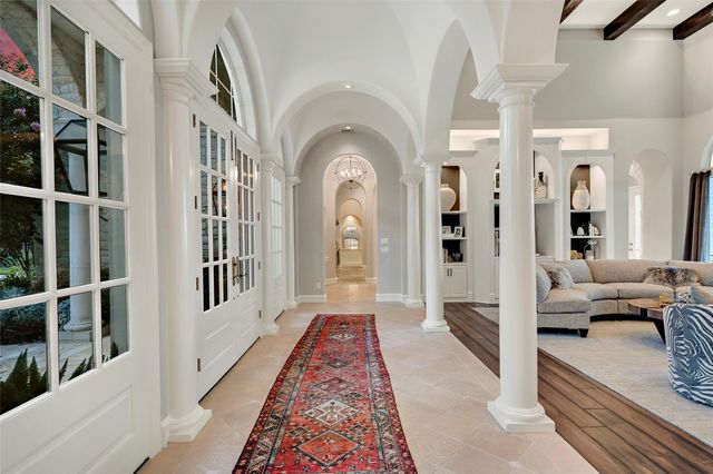 601 S Angel Light DR, Spicewood, TX 78669