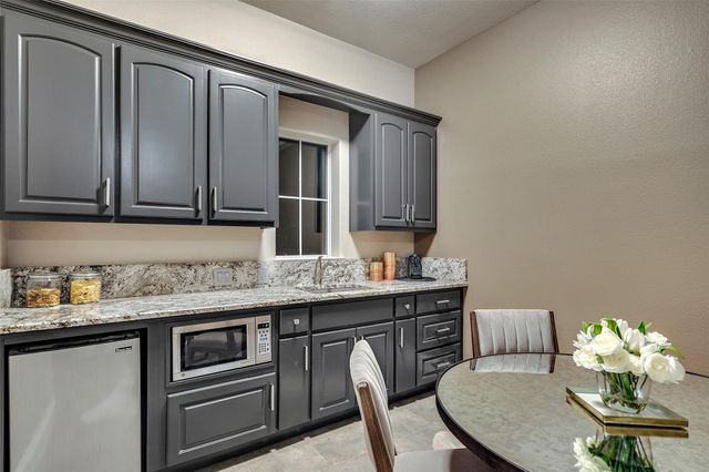 601 S Angel Light DR, Spicewood, TX 78669