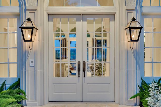 601 S Angel Light DR, Spicewood, TX 78669