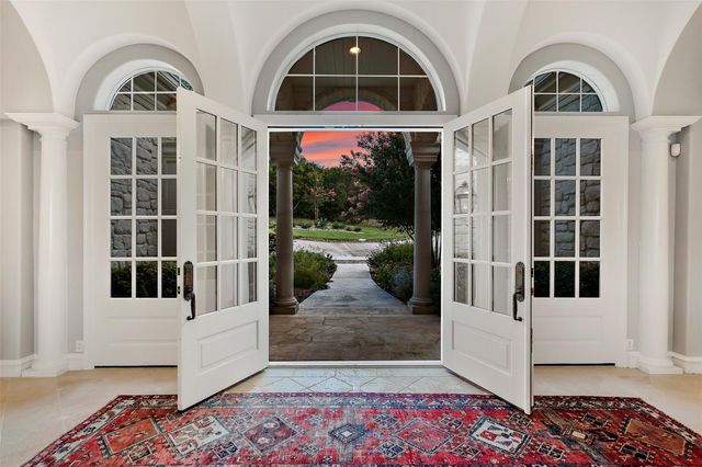 601 S Angel Light DR, Spicewood, TX 78669