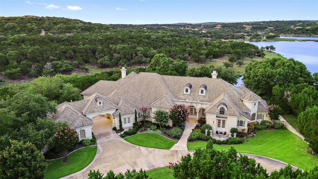 601 S Angel Light DR, Spicewood, TX 78669