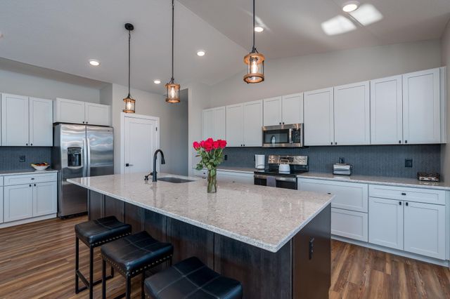 34 N Pointe Court, North Mankato, MN 56003