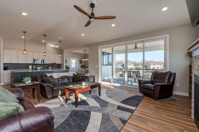 34 N Pointe Court, North Mankato, MN 56003