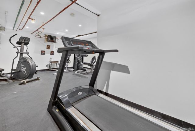 150 Glenwood Avenue F5, Yonkers, NY 10703