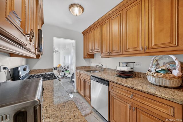 150 Glenwood Avenue F5, Yonkers, NY 10703