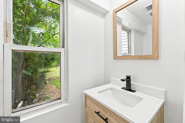 185 RANCOCAS RD, Mount Holly, NJ 08060