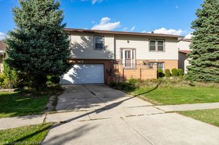 1822 W Catalpa Lane, Mount Prospect, IL 60056