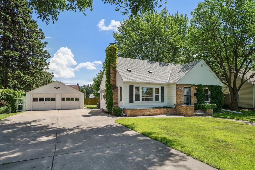 6939 Oakland Avenue, Richfield, MN 55423