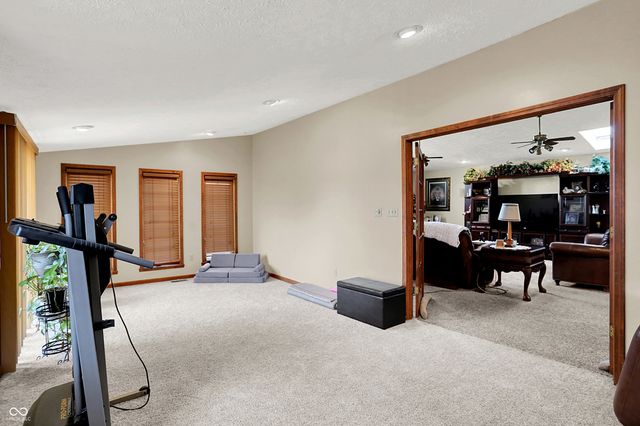 8 Marys Court, Whiteland, IN 46184