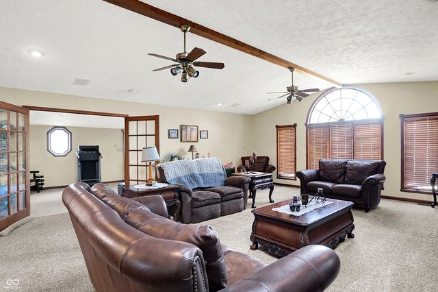 8 Marys Court, Whiteland, IN 46184