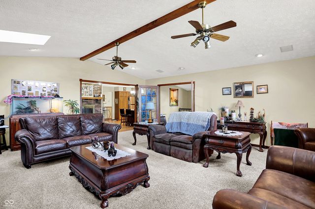 8 Marys Court, Whiteland, IN 46184