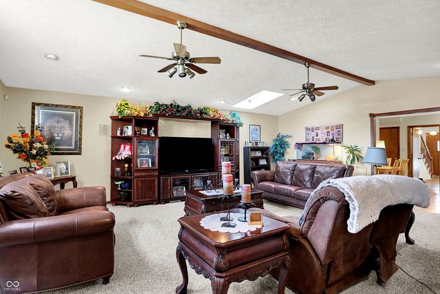 8 Marys Court, Whiteland, IN 46184