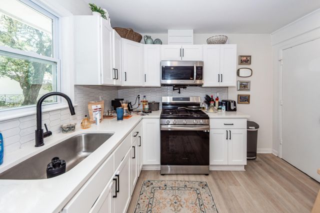 2045 Lake Avenue, Charleston, SC 29414