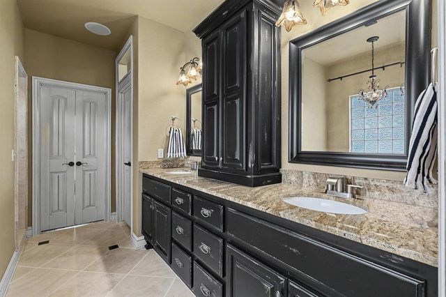 216 N Oaks Road, Harrah, OK 73045