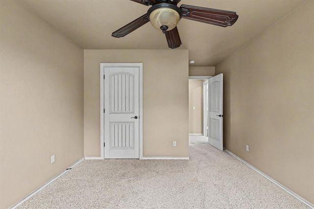 216 N Oaks Road, Harrah, OK 73045