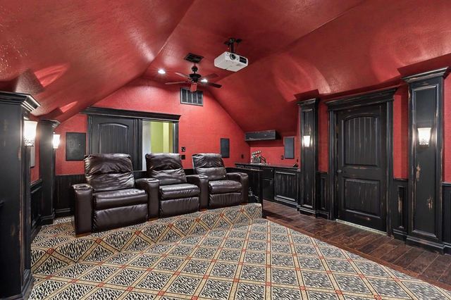216 N Oaks Road, Harrah, OK 73045