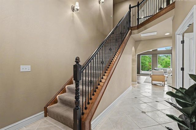 216 N Oaks Road, Harrah, OK 73045
