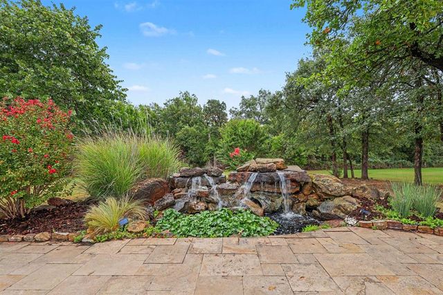 216 N Oaks Road, Harrah, OK 73045