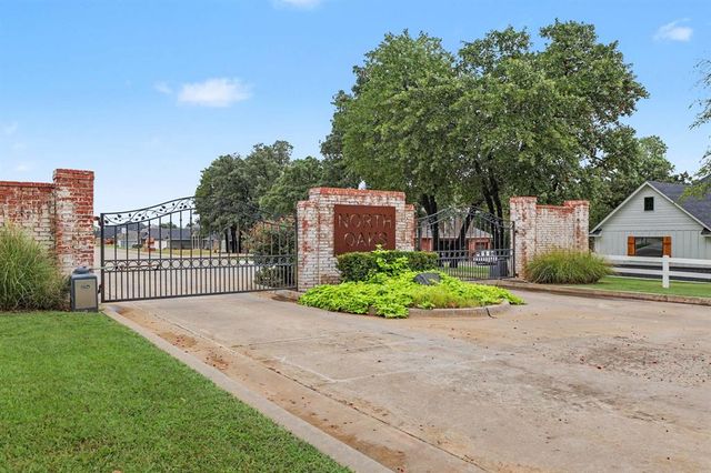 216 N Oaks Road, Harrah, OK 73045