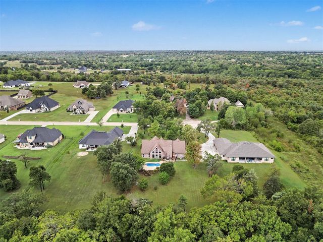 216 N Oaks Road, Harrah, OK 73045