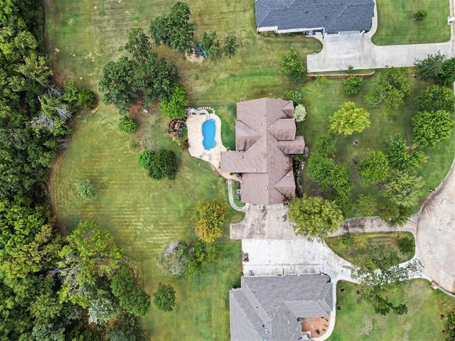 216 N Oaks Road, Harrah, OK 73045