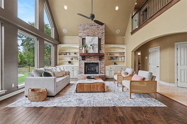 216 N Oaks Road, Harrah, OK 73045