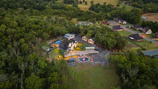 1 Kingsbury Ct, Lebanon, TN 37090