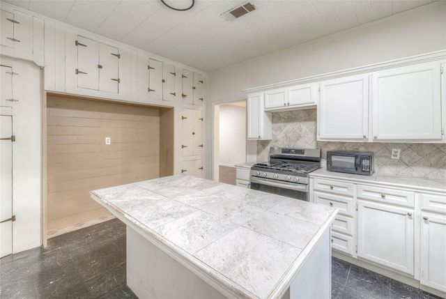 605 Arvon Street, Cleveland, TX 77327