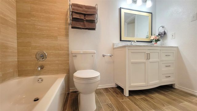 4615 Country Creek Drive 1030, Dallas, TX 75236