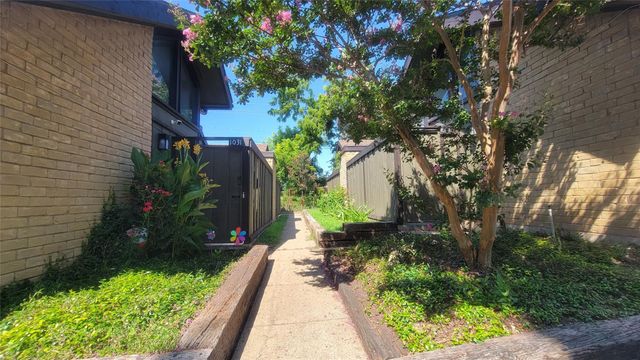 4615 Country Creek Drive 1030, Dallas, TX 75236