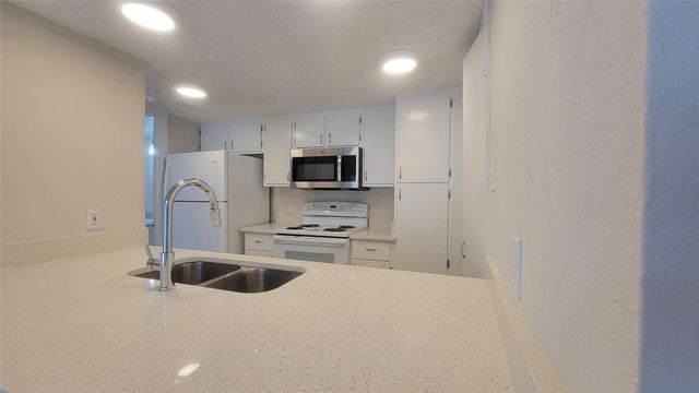 4615 Country Creek Drive 1030, Dallas, TX 75236