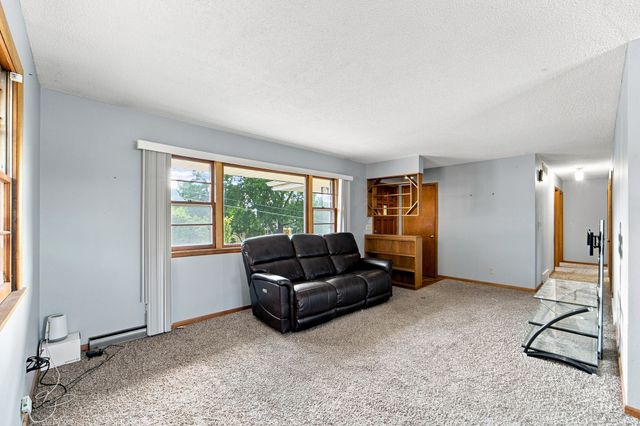 2432 Mansfield Drive, Des Moines, IA 50317