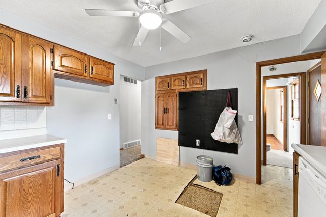 2432 Mansfield Drive, Des Moines, IA 50317