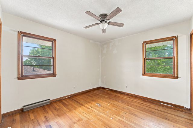 2432 Mansfield Drive, Des Moines, IA 50317