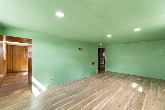 2432 Mansfield Drive, Des Moines, IA 50317