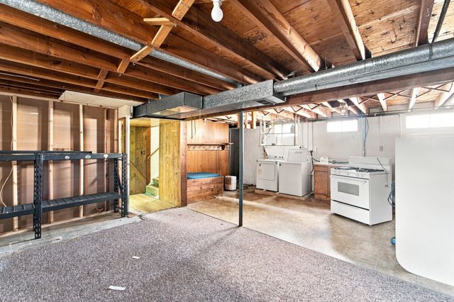 2432 Mansfield Drive, Des Moines, IA 50317