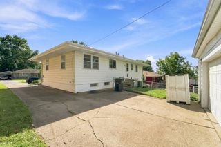 2432 Mansfield Drive, Des Moines, IA 50317