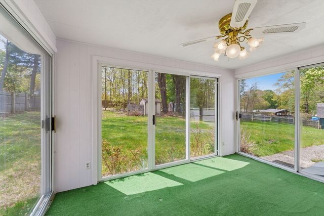 28 Mayflower Cir, Leicester, MA 01524
