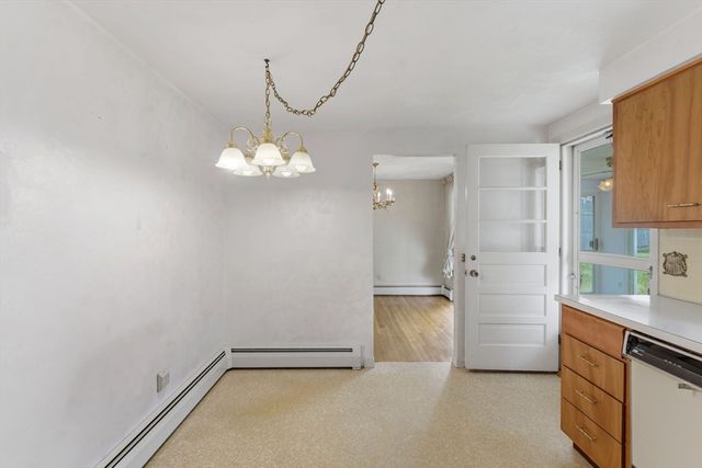 28 Mayflower Cir, Leicester, MA 01524