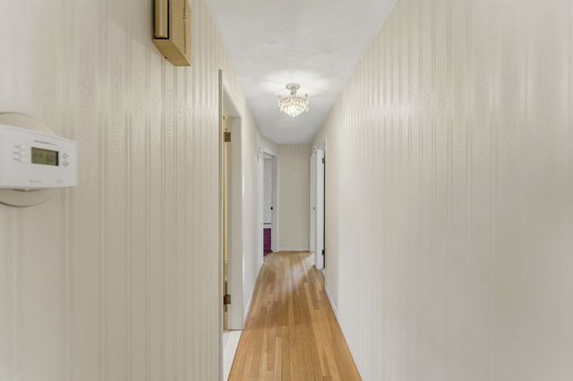 28 Mayflower Cir, Leicester, MA 01524