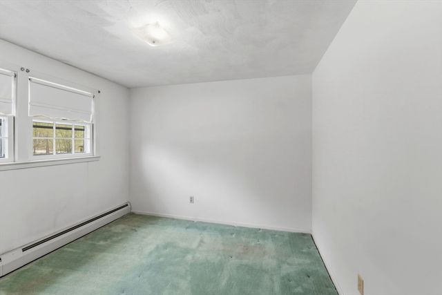 28 Mayflower Cir, Leicester, MA 01524