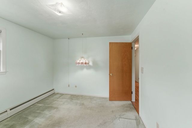 28 Mayflower Cir, Leicester, MA 01524